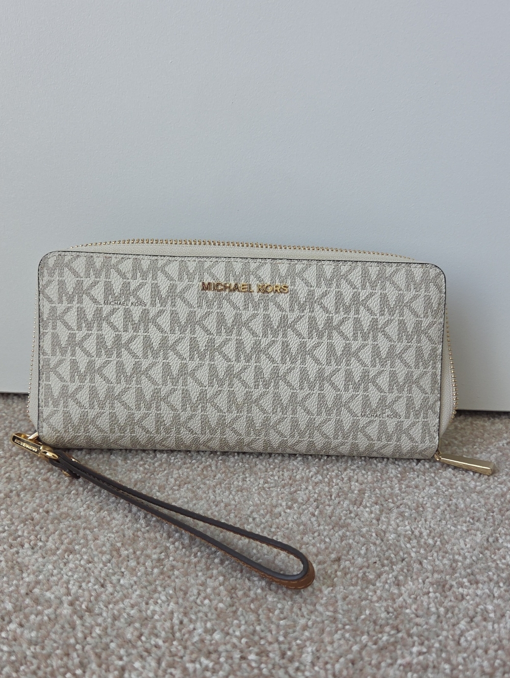Michael Kors Jet Set Travel Large Logo Continental Wristlet Vanilla
